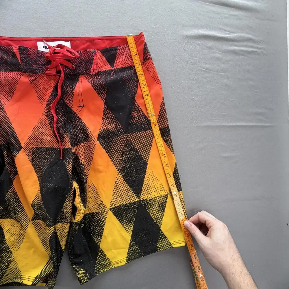 Quiksilver Shorts Mens 32 Multicolor Geometric Board Shorts Swim Trunks Pocket